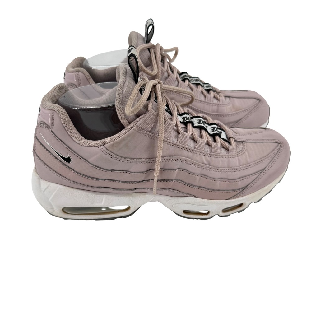 Nike Air Max 95 Womens 8 Barely Rose Pink AQ4129-600 Chunky Sneaker
